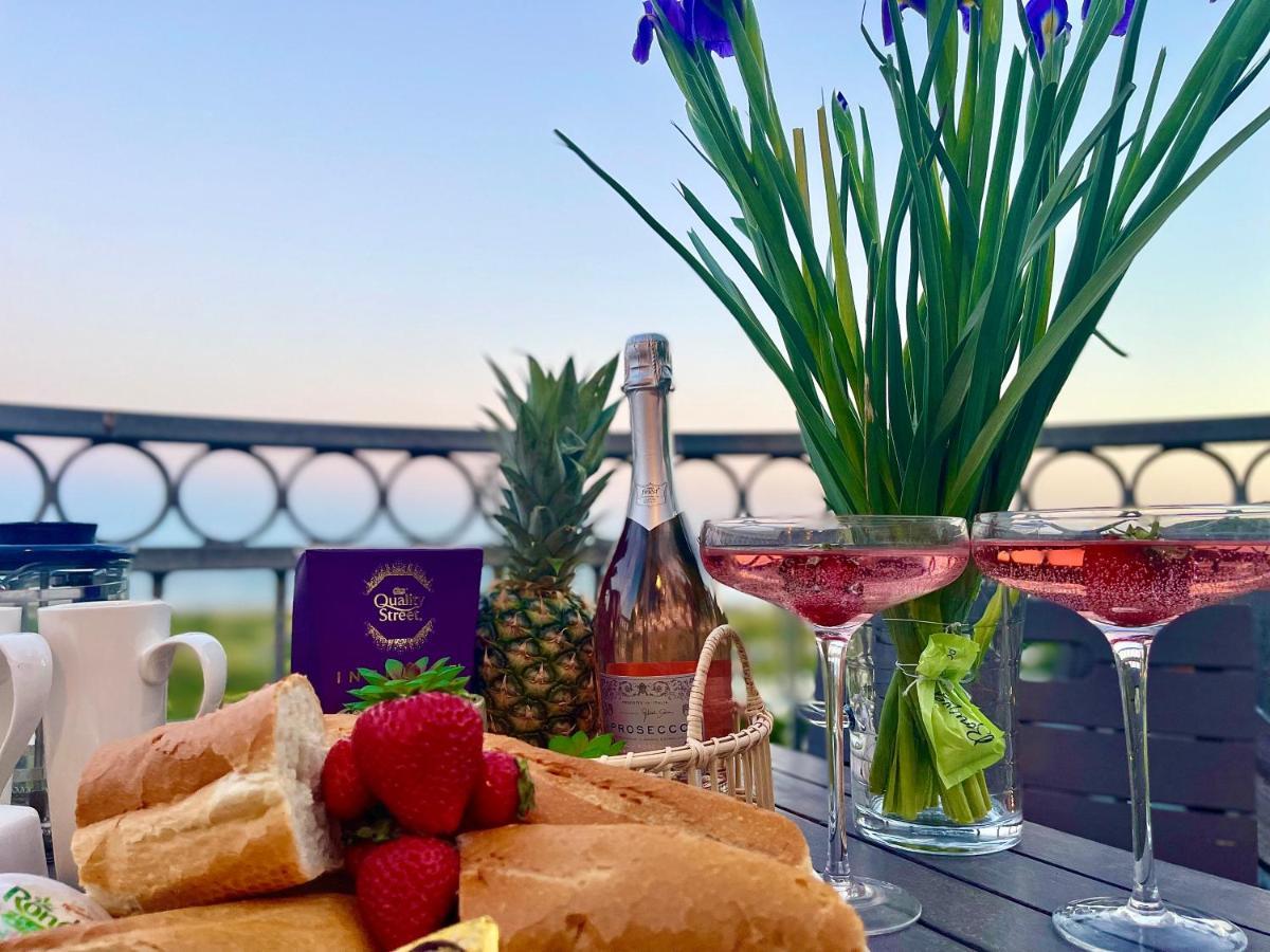 The Mermaids Watch Pendine Dog Friendly With Cymru Holidays Экстерьер фото