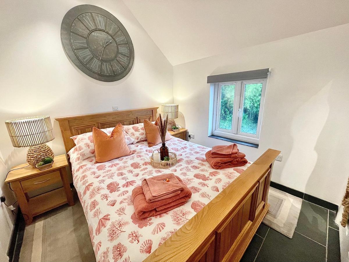 The Mermaids Watch Pendine Dog Friendly With Cymru Holidays Экстерьер фото